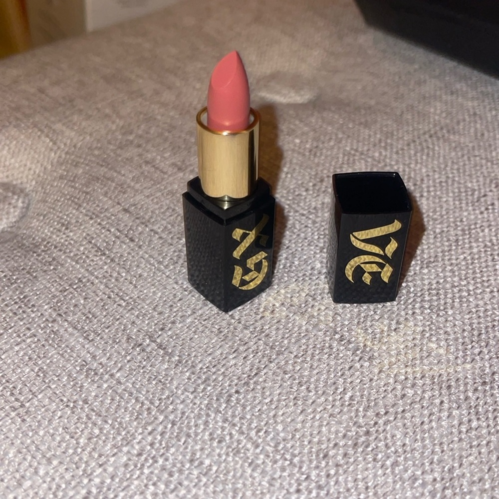 GWEN STEFANI Satin Lipstick